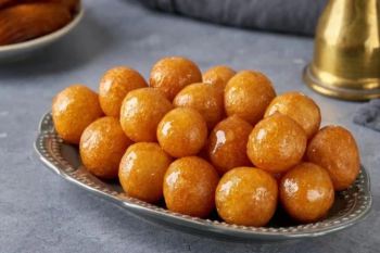 طرز تهیه شیرینی لگیمات خوشمزه و مخصوص به روش بوشهری؛ شیرینی ترد و طلایی جنوب