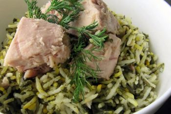 طرز تهیه شوید پلو با تن ماهی به روش بندری؛ یک غذای خوشمزه، تند و فوری برای ناهار و شام!