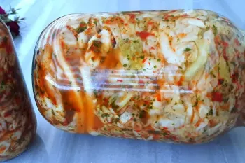 طرز تهیه یک ترشی تند و خوشمزه با کلم !