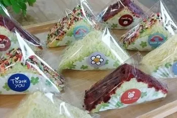 یک میان وعده لوکس با قیمت ارزان با نان تست آماده کنید!