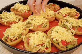 قایق های سیب زمینی شکم پر فوق العاده خوشمزه | آسان و وسوسه انگیز!