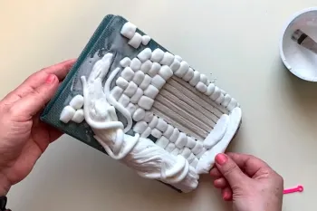 طرز ساخت دفترچه یادداشت باورنکردنی / ساخته شده از چسب، نشاسته و کمی جادو!