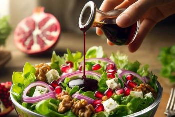 سالاد کاهو با سس انار؛ یک سالاد پاییزی خوش رنگ و مجلسی!
