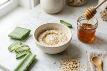 ۱۰ ماسک خانگی با مواد آشپزخانه؛ از عسل و ماست تا جو دوسر و موز