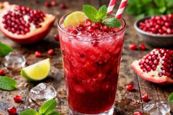 نوشیدنی انار و نعنا؛ یک لیوان قرمز یاقوتی، خنک و خوش رنگ برای روزهای گرم!
