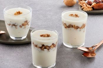 طرز تهیه دسر خرما و شیر با دارچین؛ دسری خوشمزه، مقوی و لطیف بدون نیاز به فر