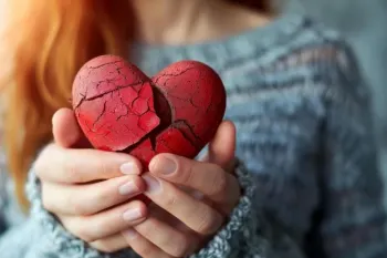 قلب شکسته را چگونه درمان کنیم؟ ۳ روش درمان شکست عشقی!