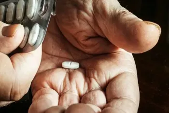 زیاده روی در مصرف این داروها شما را دچار زخم معده می کند!
