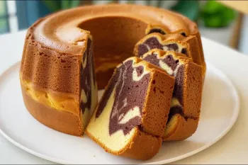 طرز تهیه کیک مرطوب، پف دار و فوق العاده خوشمزه فقط در عرض ۵ دقیقه !