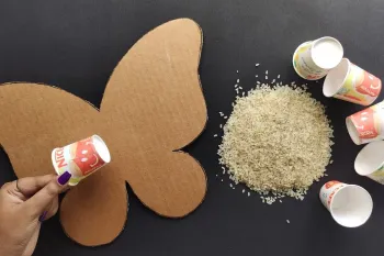 آویز دیواری پروانه منحصر به فرد با استفاده از لیوان های کاغذی و برنج !