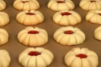 طرز تهیه کلوچه های مربایی خوشمزه و مجلسی !