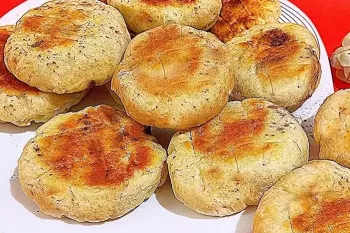 طرز تهیه کلوچه خرمایی20 دقیقه ای در تابه، مفید برای درمان کمخونی و رفع خستگی !