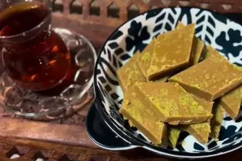طرز تهیه حلوا نخودچی اصیل و خوشمزه در 10 دقیقه !