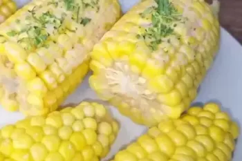دیگه بلال رو کبابی نکن : طرز تهیه بلال آبپز ساده با سس خوشمزه / بلال بی منقل !