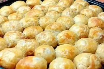 آرد + آب جوش، من از پختن آنها خسته نمی شوم ! همچنین غذای خوشمزه ای نخوردید !