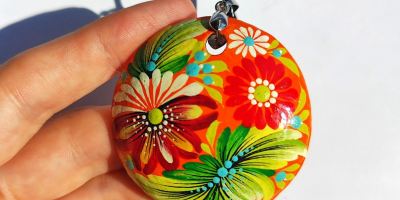 گردنبند چوبی با طرح