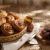 طرز تهیه نان خرمایی خانگی با گردو و هل مخصوص صبحانه و عصرانه