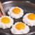 طرز تهیه نیمرو رستورانی با آب بدون نیاز به روغن