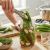 طرز تهیه شور بامیه خوشمزه و ترد خانگی به روش سنتی